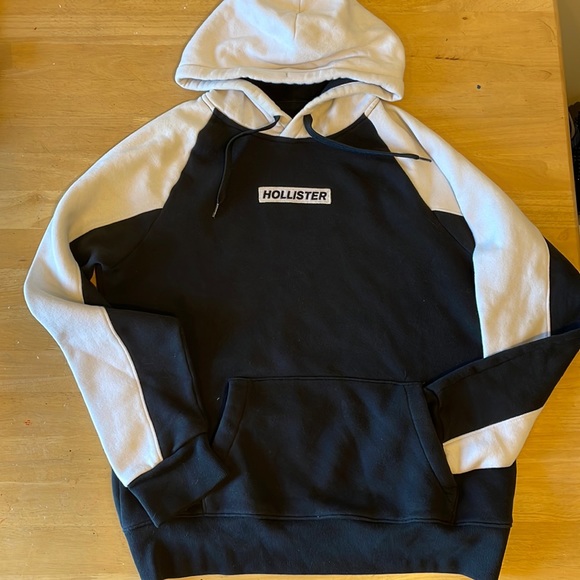 Hollister Hoodie size M Black and white off - Picture 1 of 3